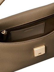 Calvin Klein Emblem Pebble pehmeä olkalaukku taupe