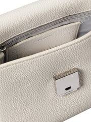 Calvin Klein Emblem Pebble pehmeä valkoinen olkalaukku