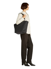 Calvin klein iso raffia punottu olkalaukku musta