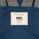 Roka London Finchley keskikokoinen reppu Deep Blue tummansininen logo