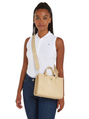 Tommy hilfiger monotype pieni käsilaukku beige