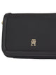    Tommy hilfiger musta essential olkalaukku