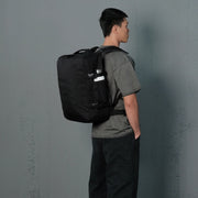 musta CabinZero military matkustusreppu allblack reppu 36l keskikokoinen