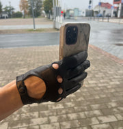 mustat ajohanskat kaytossa