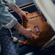 ruskea CabinZero Tech pieni vaaleanruskea matkareppu 28l reppu cinnamon