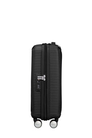 lentolaukku american tourister soundbox musta sivusta